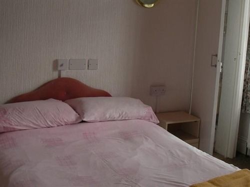 The Melrose Hotel Clacton-on-Sea Bagian luar foto
